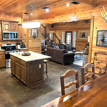 4Br/3Bth Family Cabin With A Hot Tub, Sleeps 14 Броукън Боу Екстериор снимка