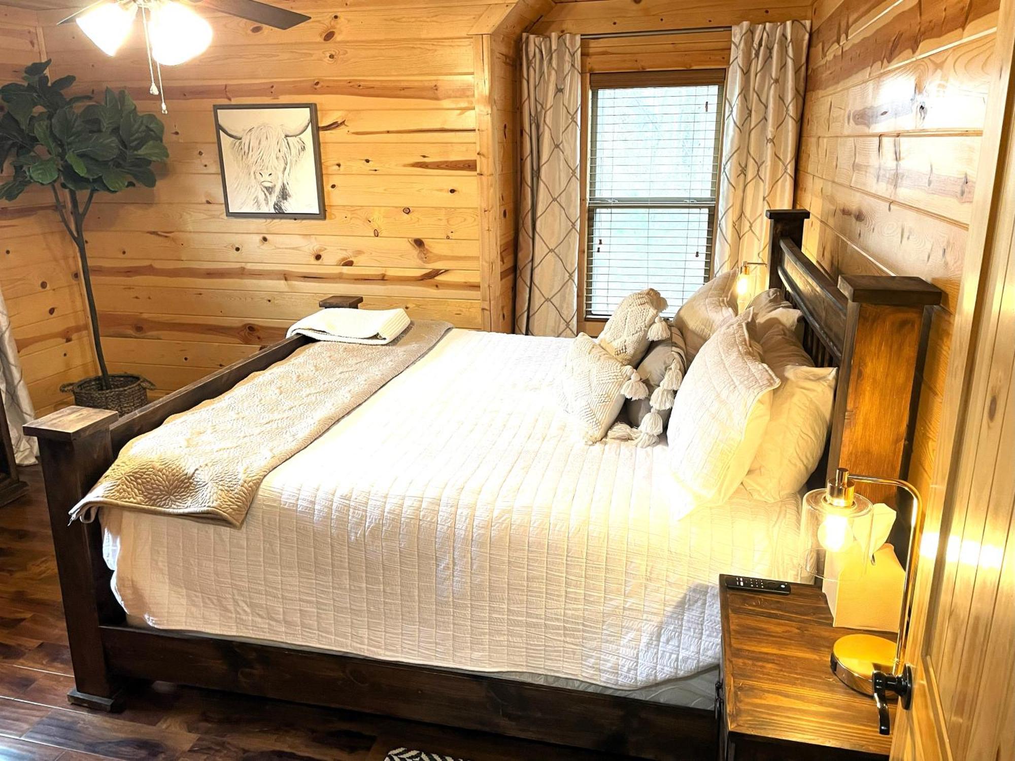 4Br/3Bth Family Cabin With A Hot Tub, Sleeps 14 Броукън Боу Екстериор снимка
